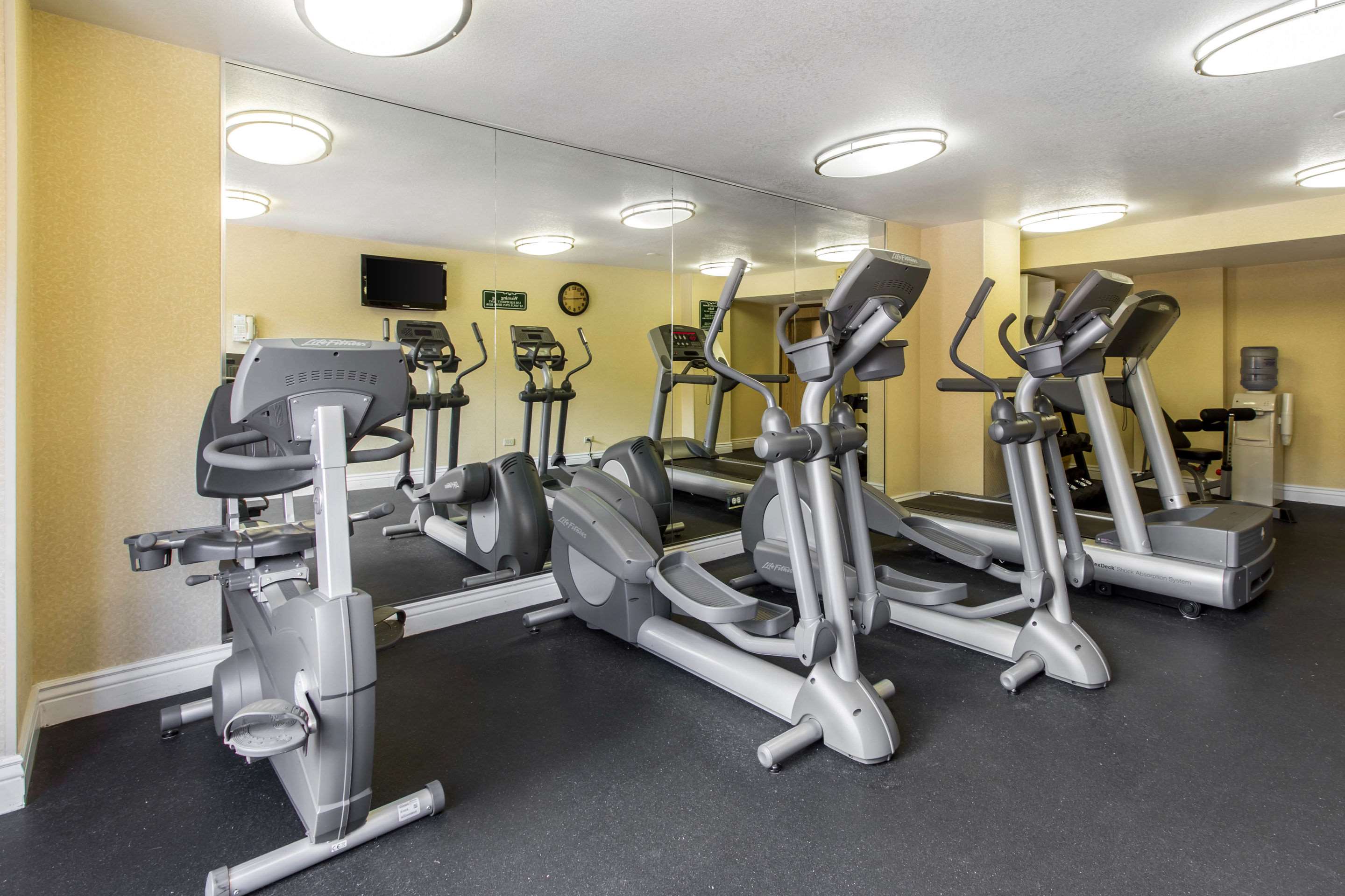 Exercise room with cardio equipment