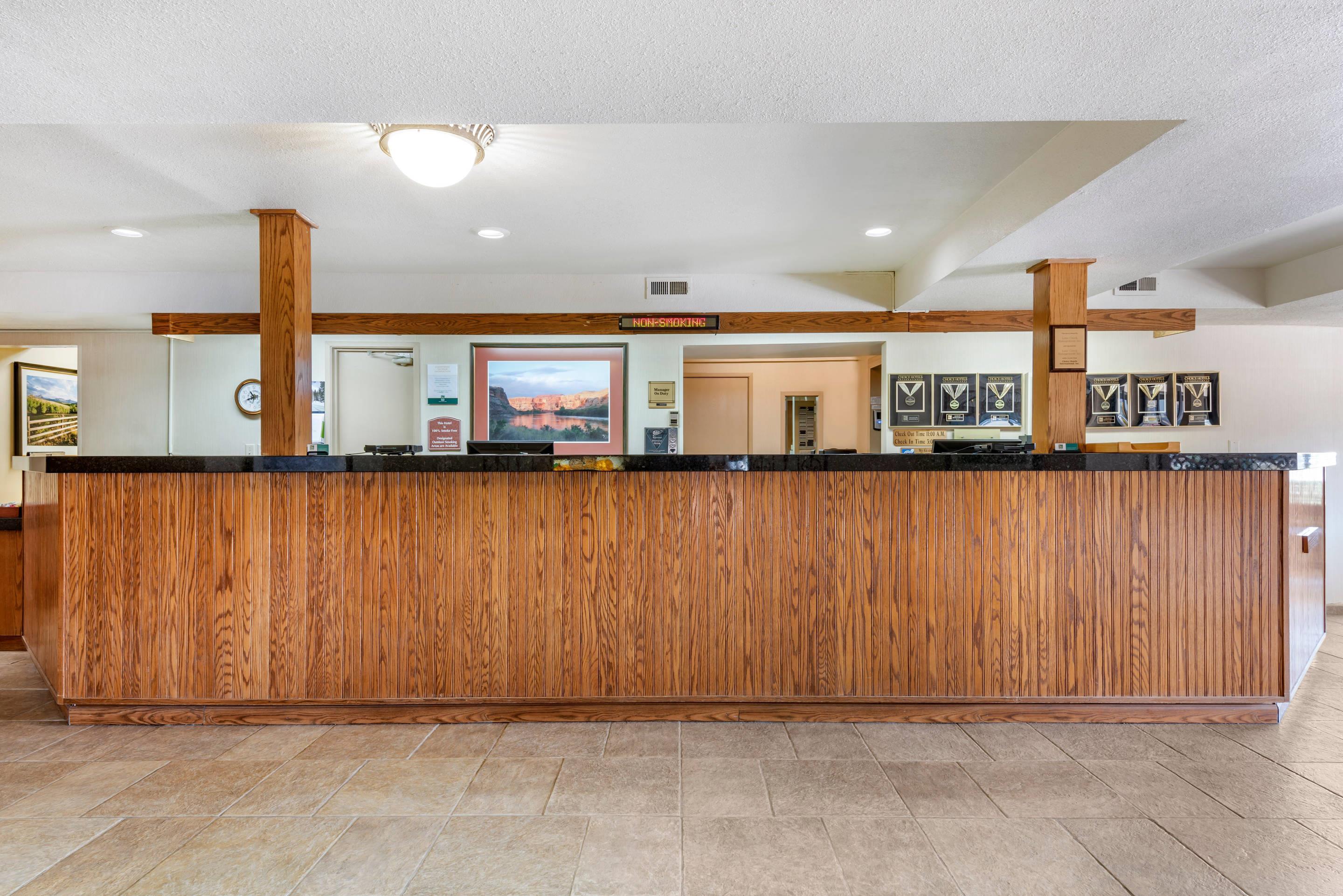 Front desk | Quality Inn Grand Junction near University