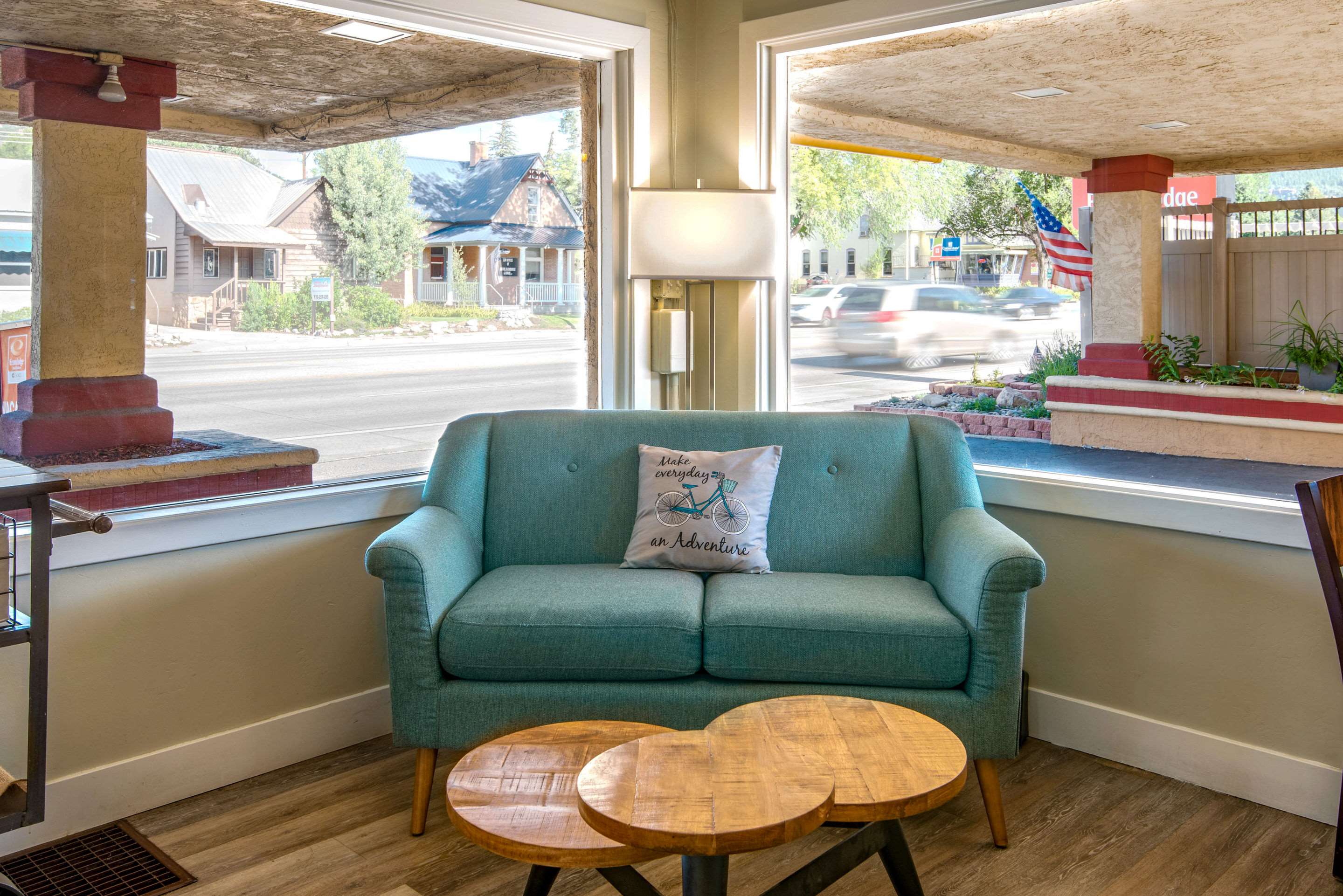 Hotel lobby | Econo Lodge Inn & Suites Durango