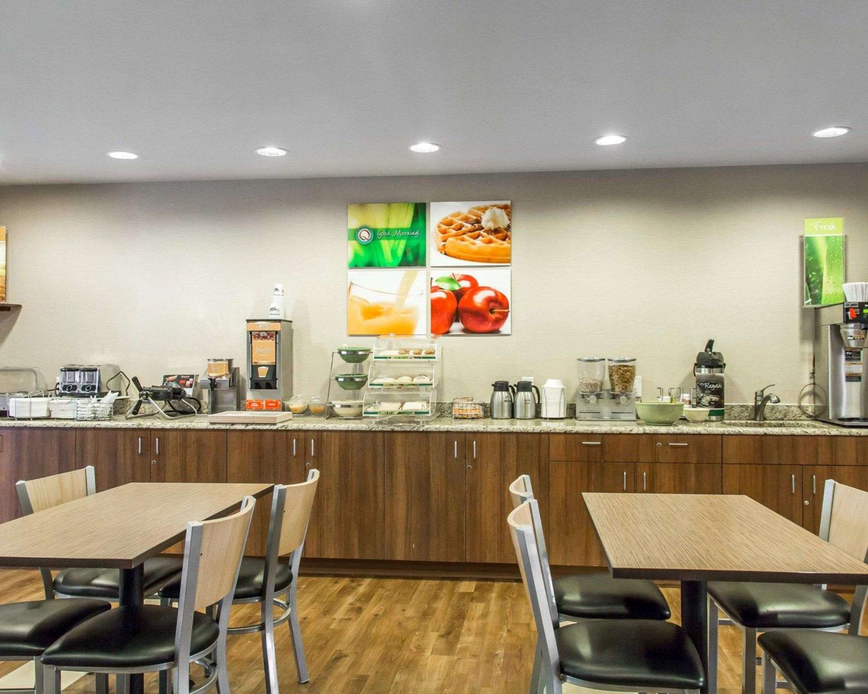 Free hot breakfast
