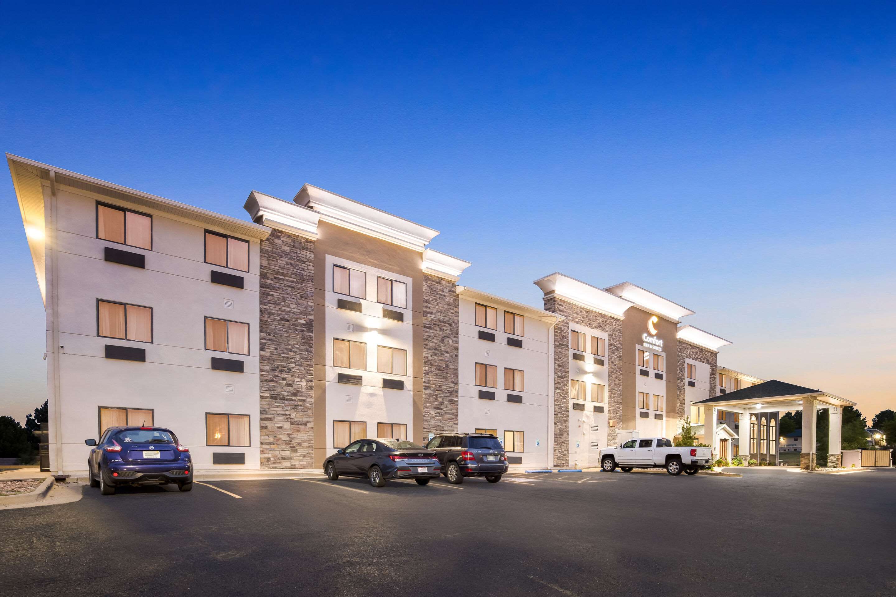 Hotel exterior | Comfort Inn & Suites Pueblo