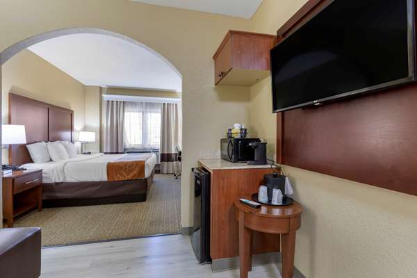 Suite - Comfort Suites Lakewood