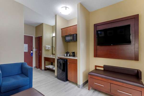 Suite - Comfort Suites Lakewood