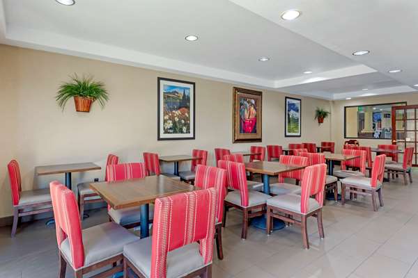 Amenities - Comfort Suites Lakewood