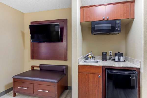 Suite - Comfort Suites Lakewood
