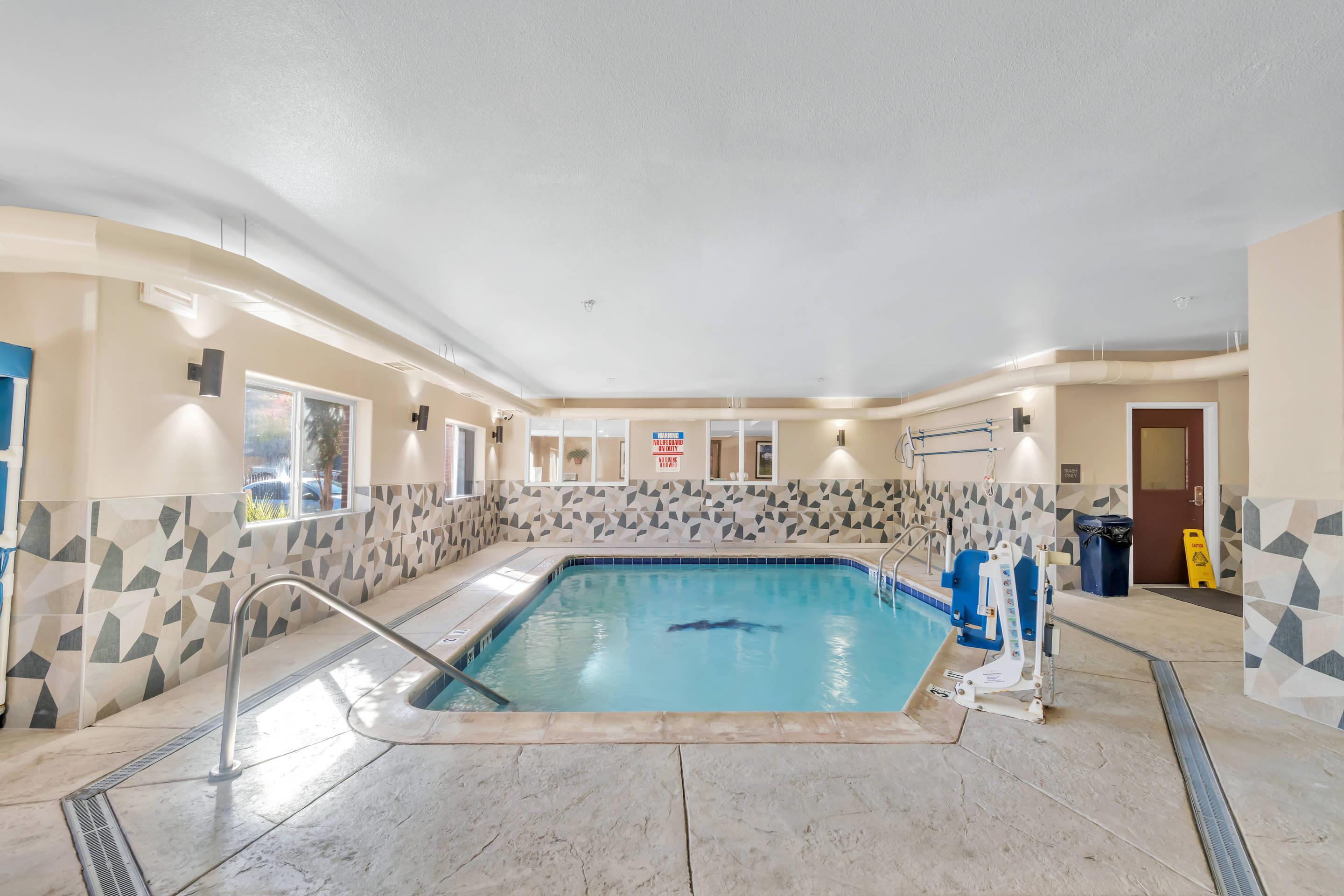 Indoor pool | Comfort Suites Lakewood - Denver