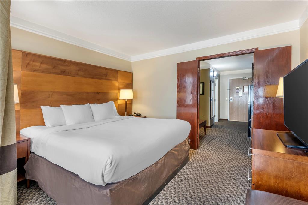 COMFORT INN & SUITES DURANGO-guestroom-Guest Room,Suite,On-Site.jpg