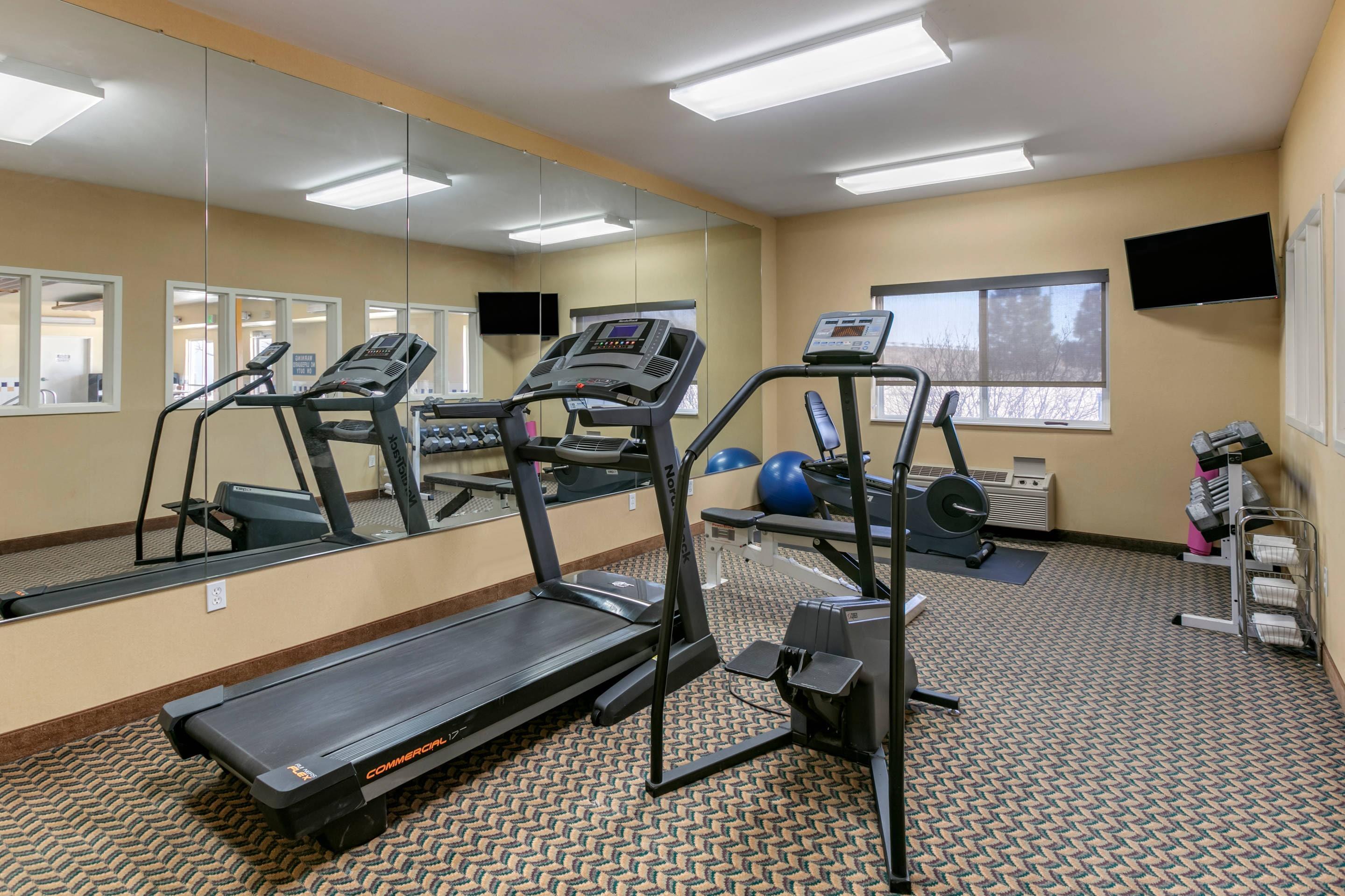 Fitness center | Comfort Inn Fort Collins North