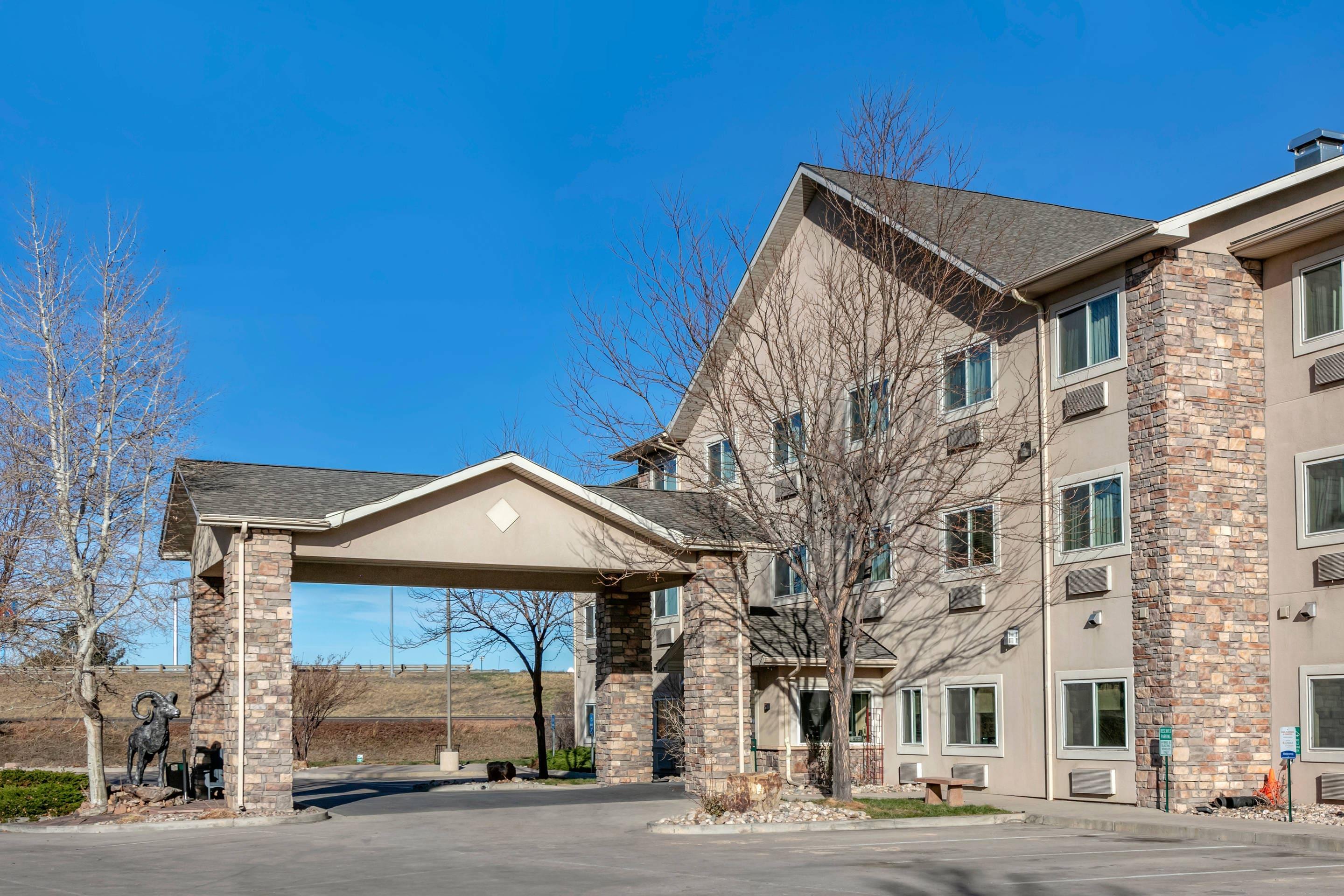 Hotel exterior | Comfort Inn Fort Collins North
