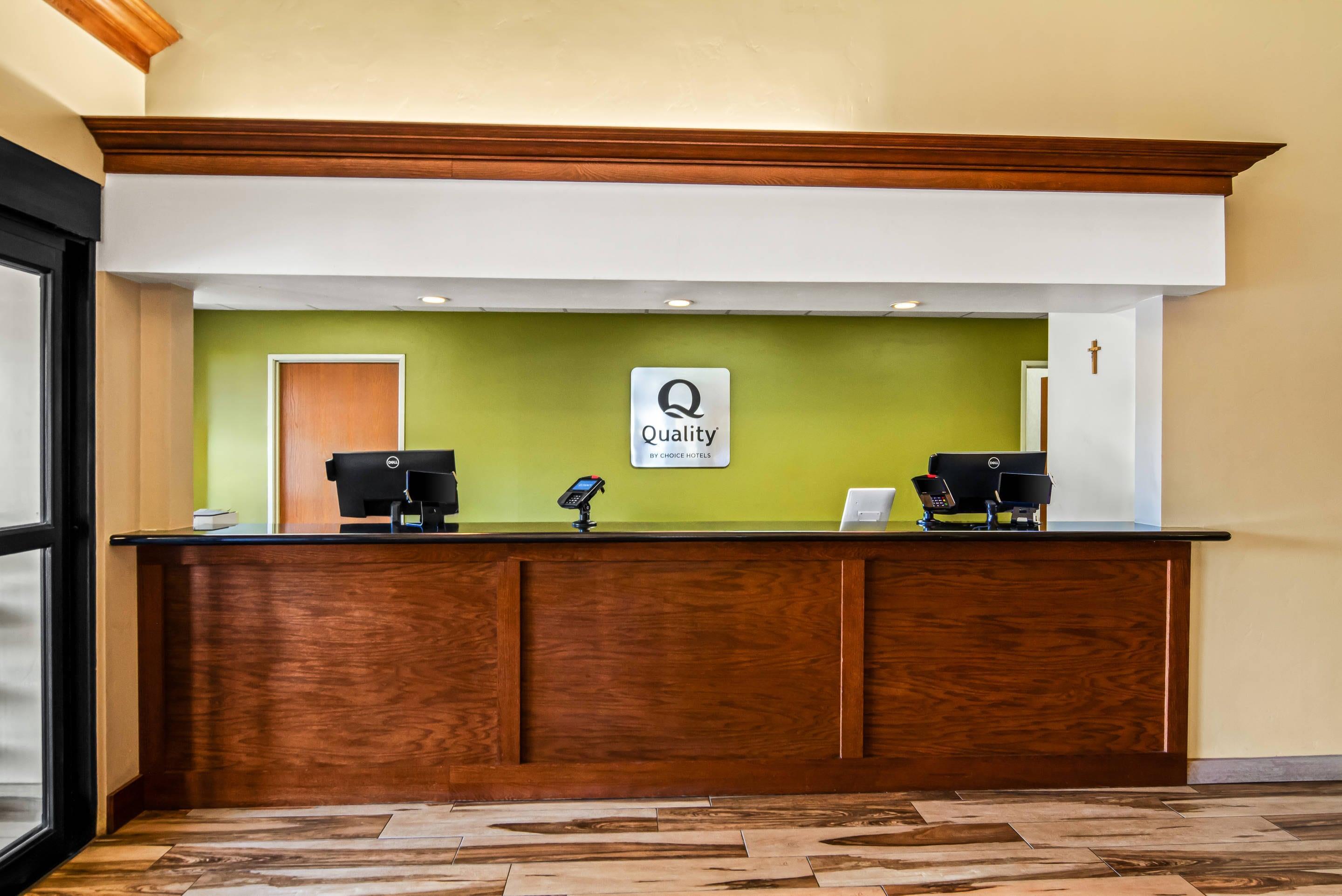 Hotel lobby | Quality Inn & Suites Vail Valley