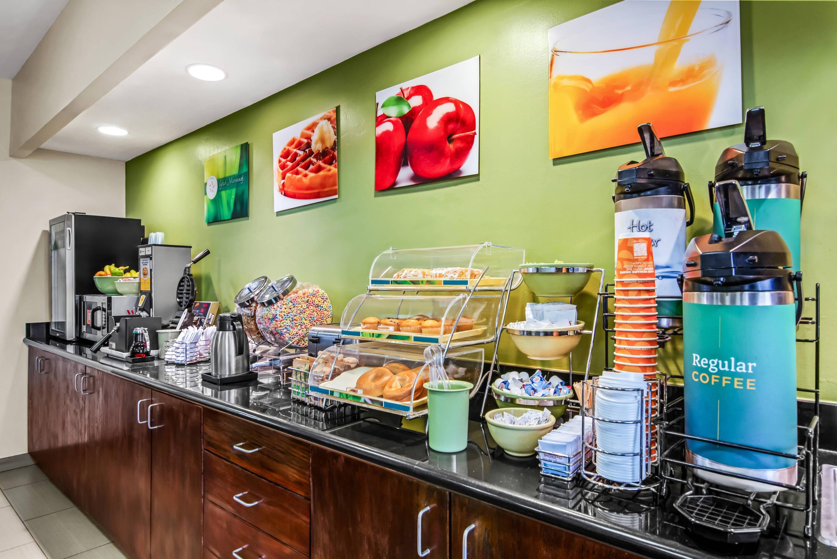 Breakfast area | Quality Inn & Suites Vail Valley