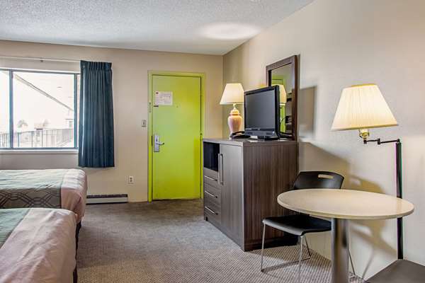  - Econo Lodge Cortez