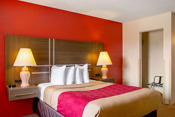  - Econo Lodge Cortez