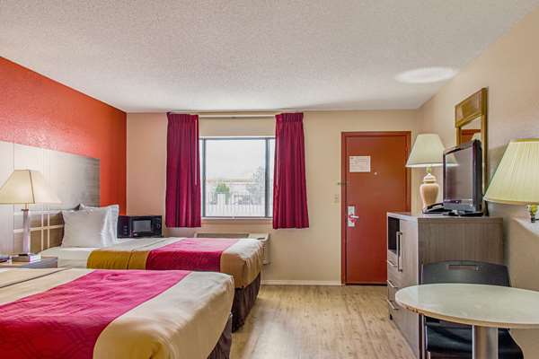  - Econo Lodge Cortez