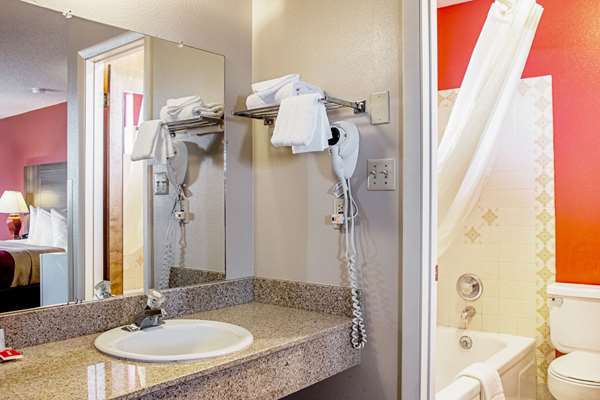  - Econo Lodge Cortez