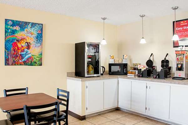 Amenities - Econo Lodge Cortez