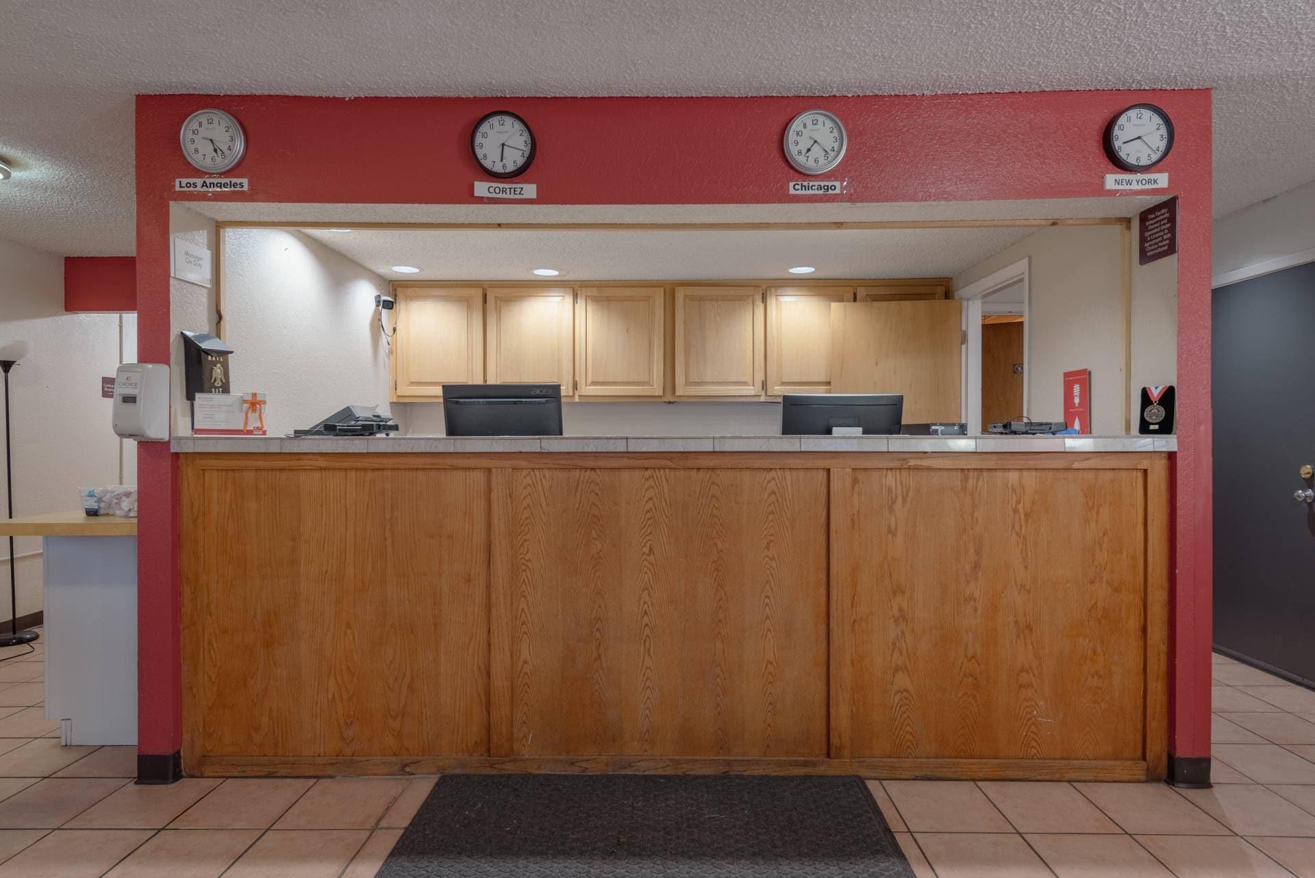 Front desk | Econo Lodge Cortez Mesa Verde