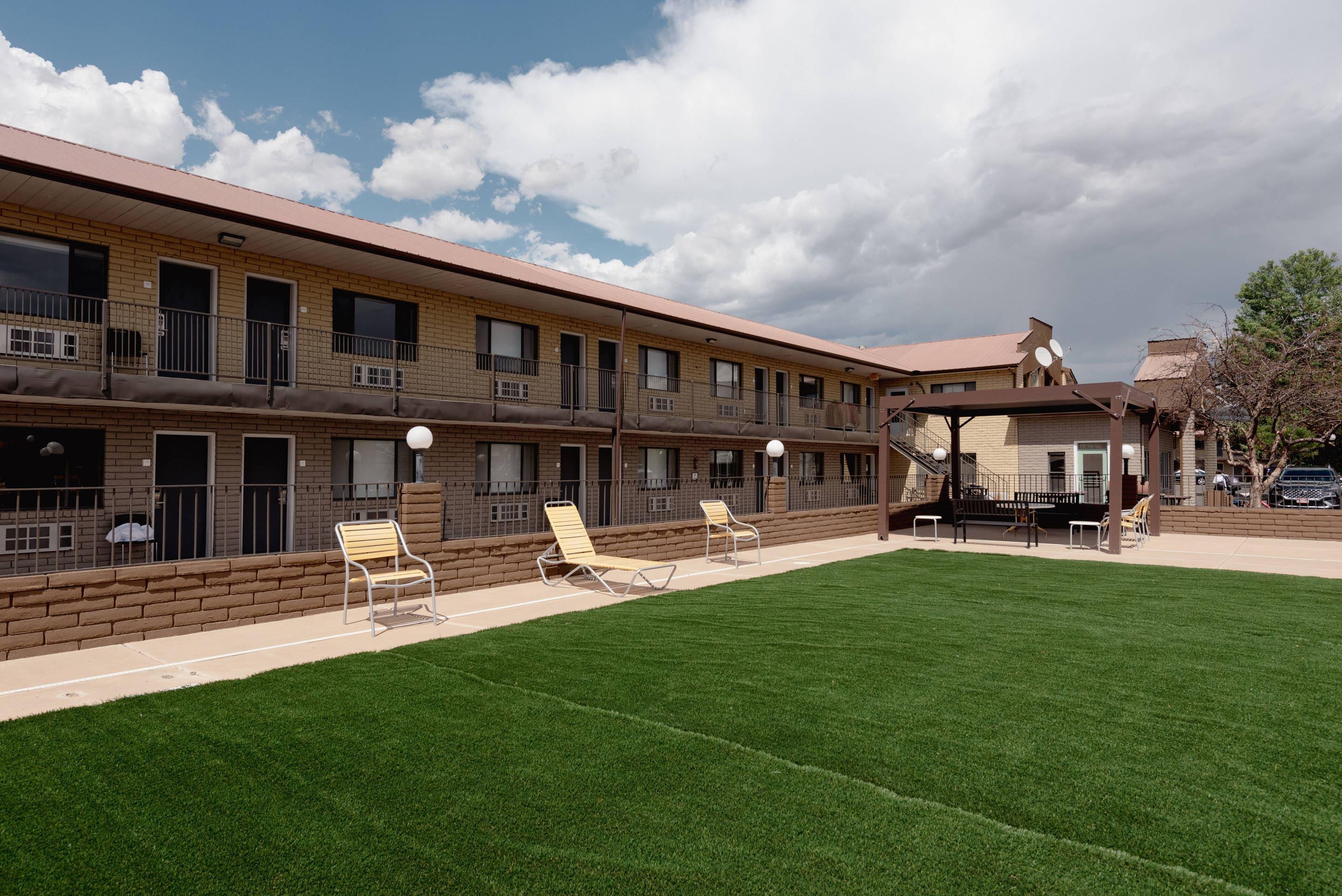 Courtyard | Econo Lodge Cortez Mesa Verde