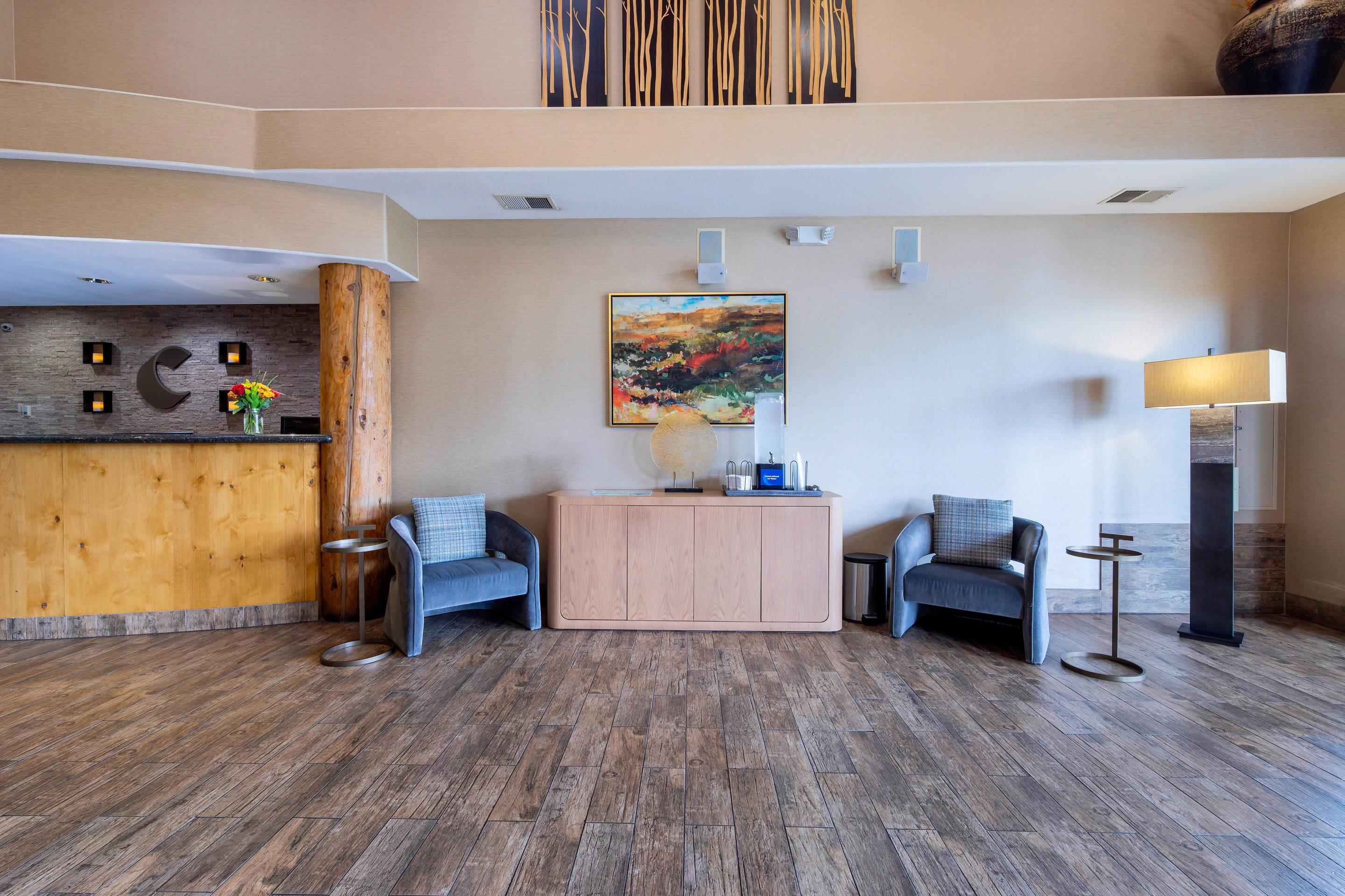 Hotel lobby | Comfort Suites Golden West on Evergreen Parkway