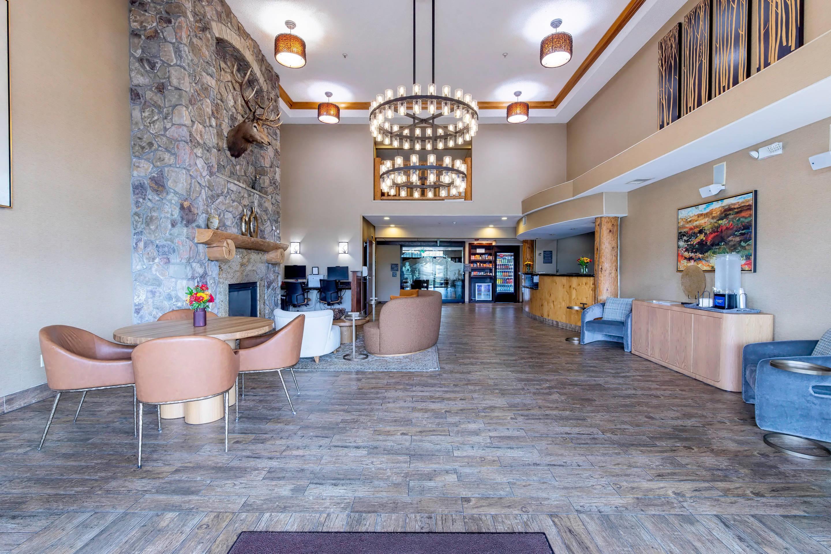 Hotel lobby | Comfort Suites Golden West on Evergreen Parkway