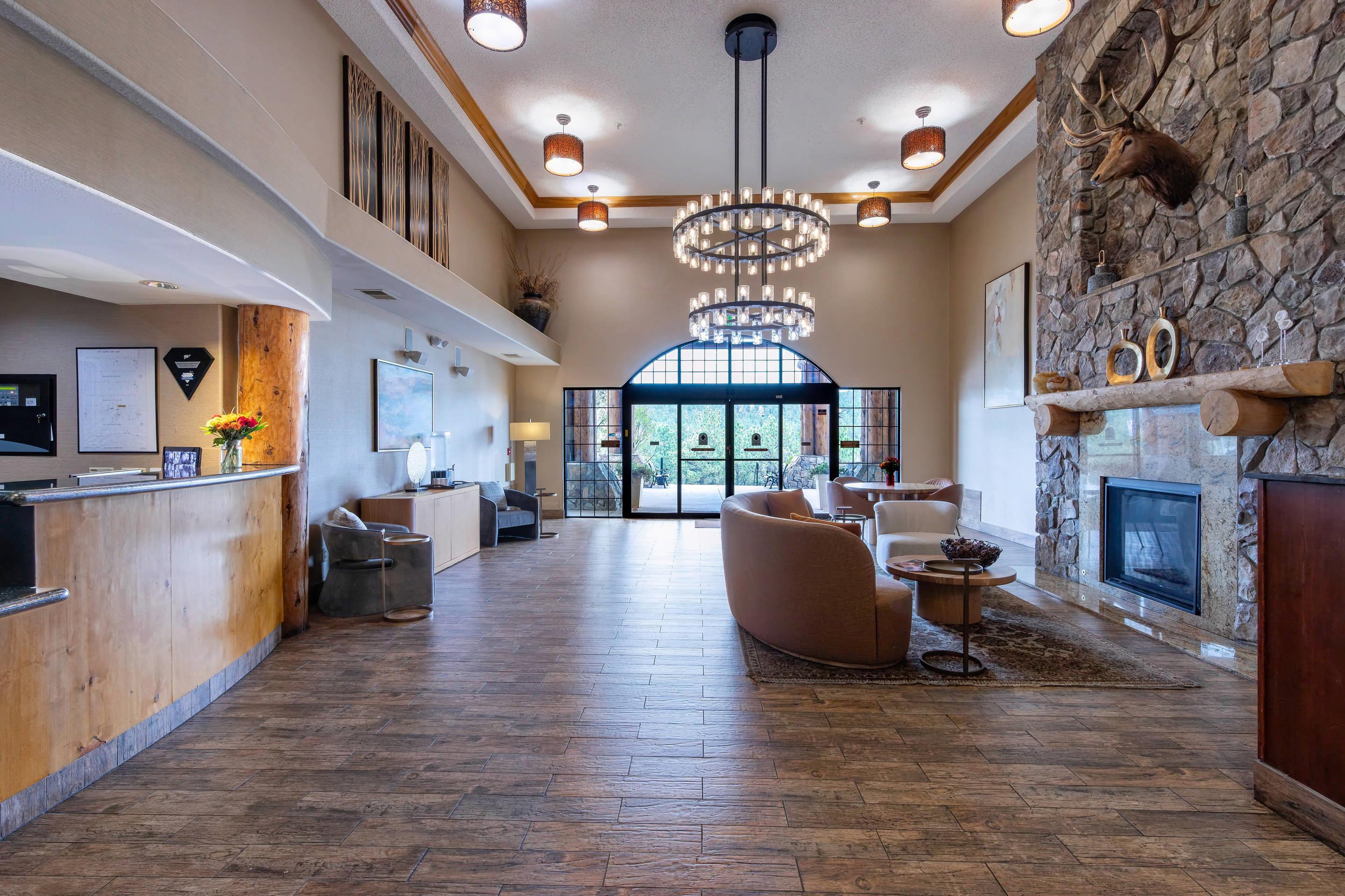 Hotel lobby | Comfort Suites Golden West on Evergreen Parkway