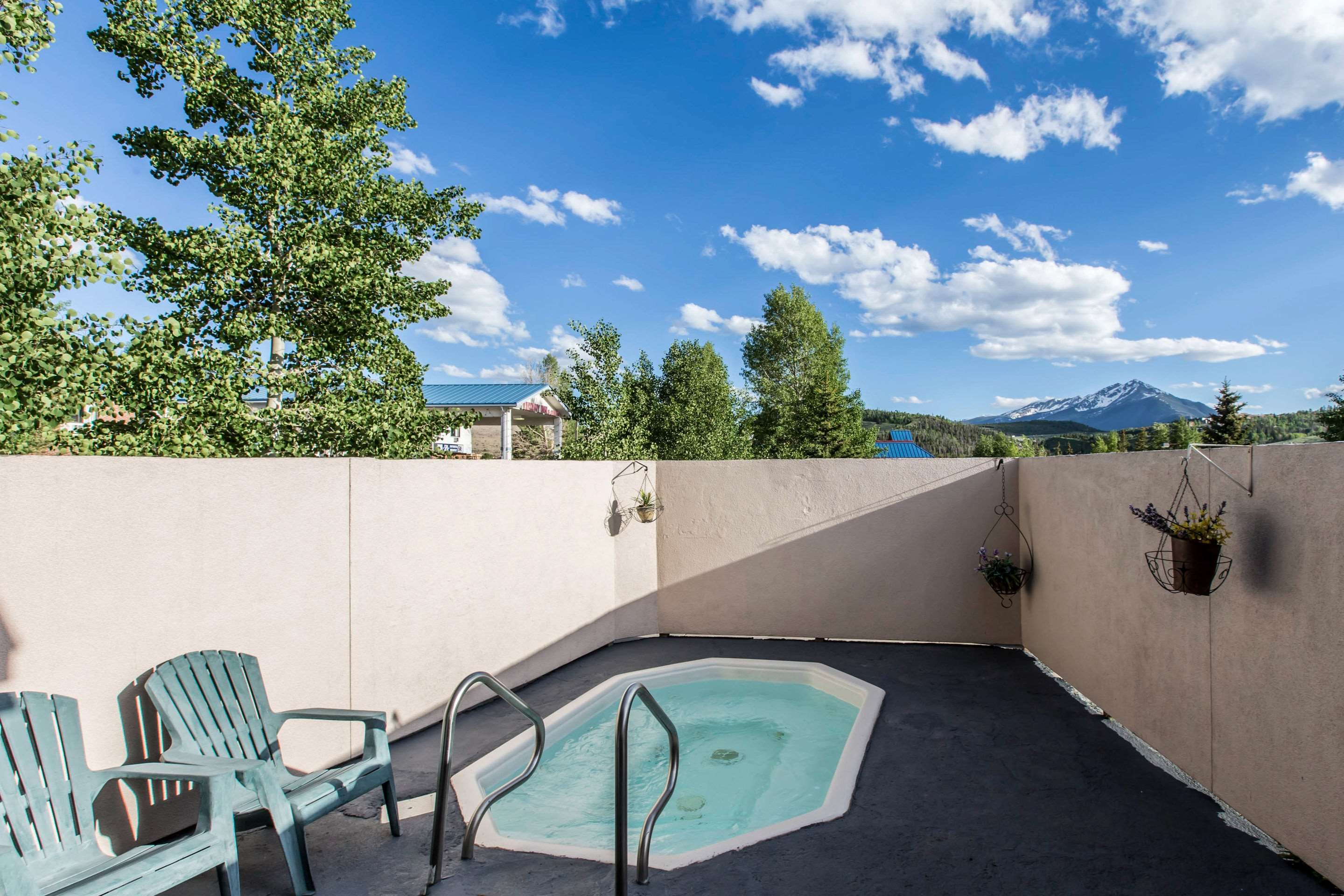 Outdoor hot tub