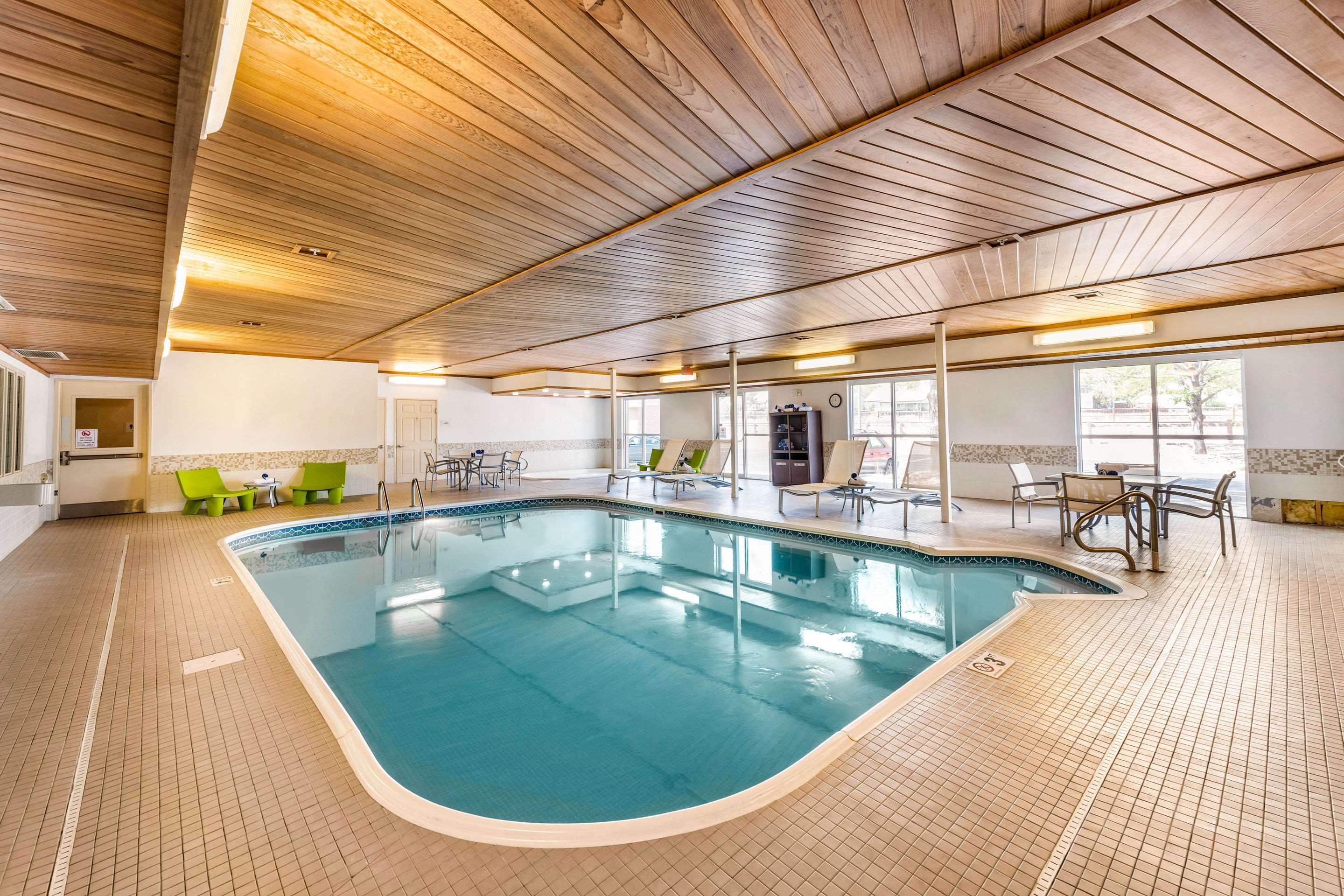 Indoor pool | Quality Inn & Suites University Fort Collins