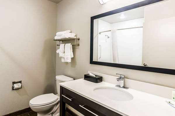  - Quality Inn & Suites Apex Center Westminster