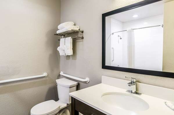  - Quality Inn & Suites Apex Center Westminster
