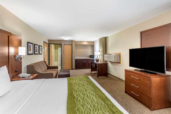 Suite - Comfort Inn & Suites Greeley