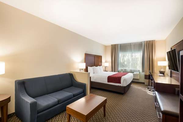 Suite - Comfort Inn Fort Morgan - I-76, Exit 82