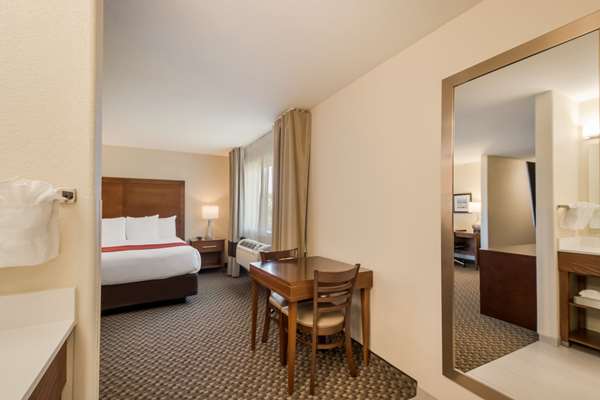 Suite - Comfort Inn Fort Morgan - I-76, Exit 82