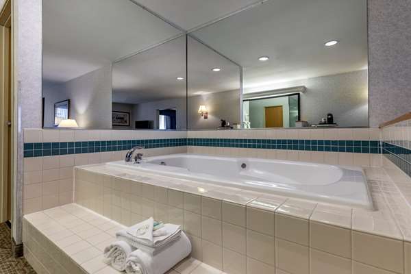 Suite - Quality Inn & Suites Denver Airport Aurora - I-70, Exit 285