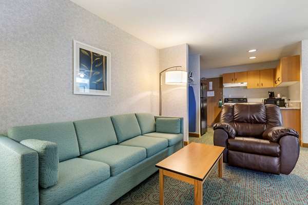 Suite - Quality Inn & Suites Denver Airport Aurora - I-70, Exit 285