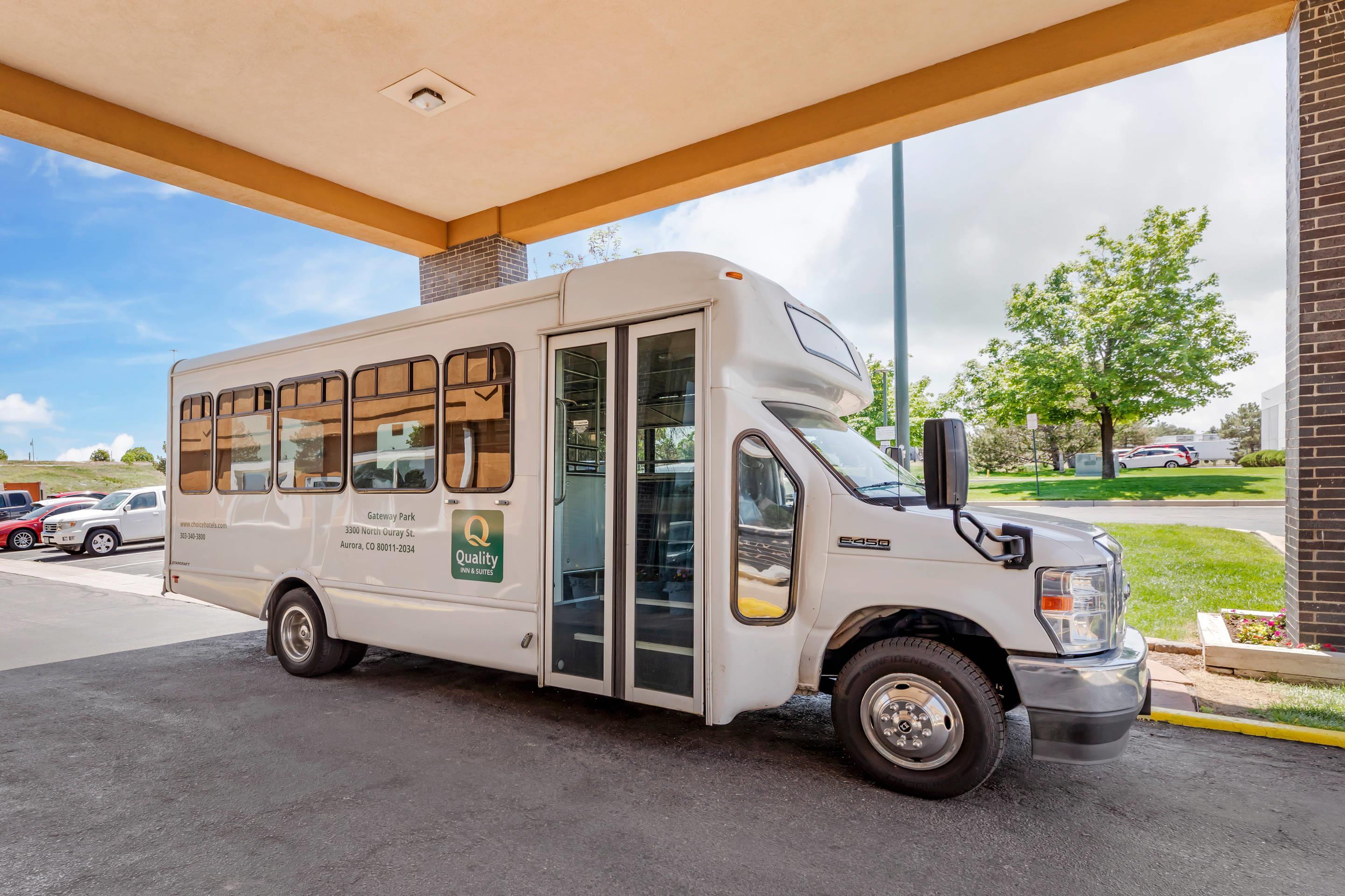Shuttle | Quality Inn and Suites Denver Airport - Gateway Park
