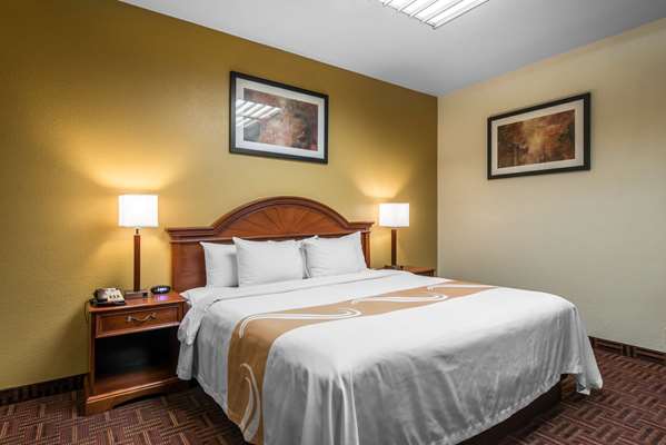 Suite - Quality Inn South Colorado Springs South - I-25, Exit 138