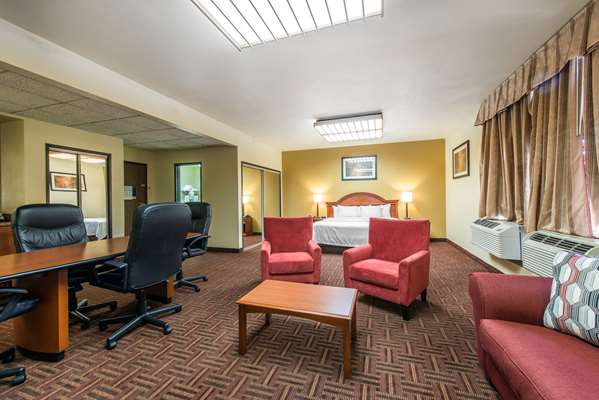  - Quality Inn South Colorado Springs South - I-25, Exit 138