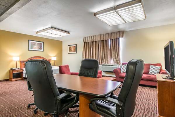 Suite - Quality Inn South Colorado Springs South - I-25, Exit 138