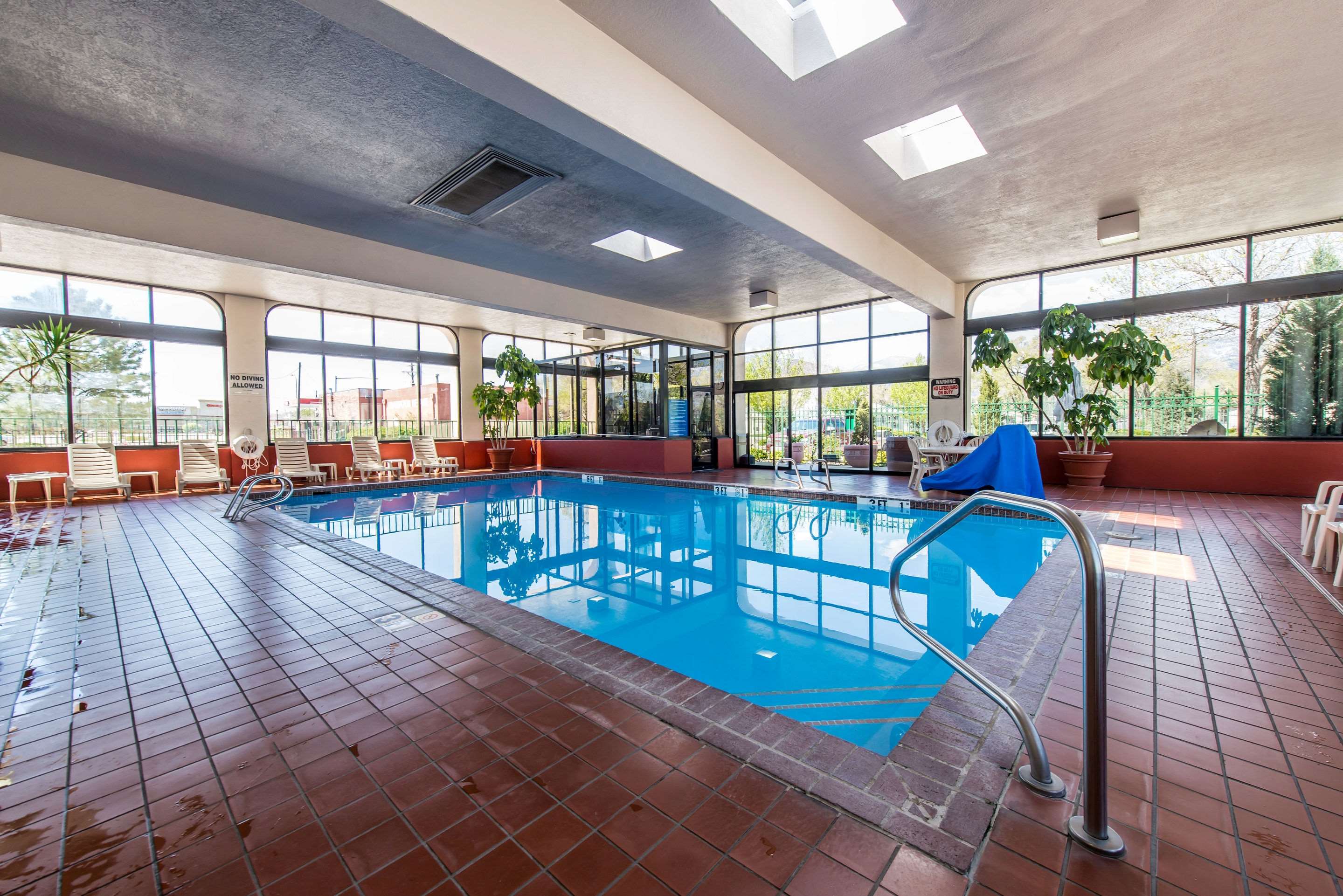 Indoor pool | Quality Inn South Colorado Springs