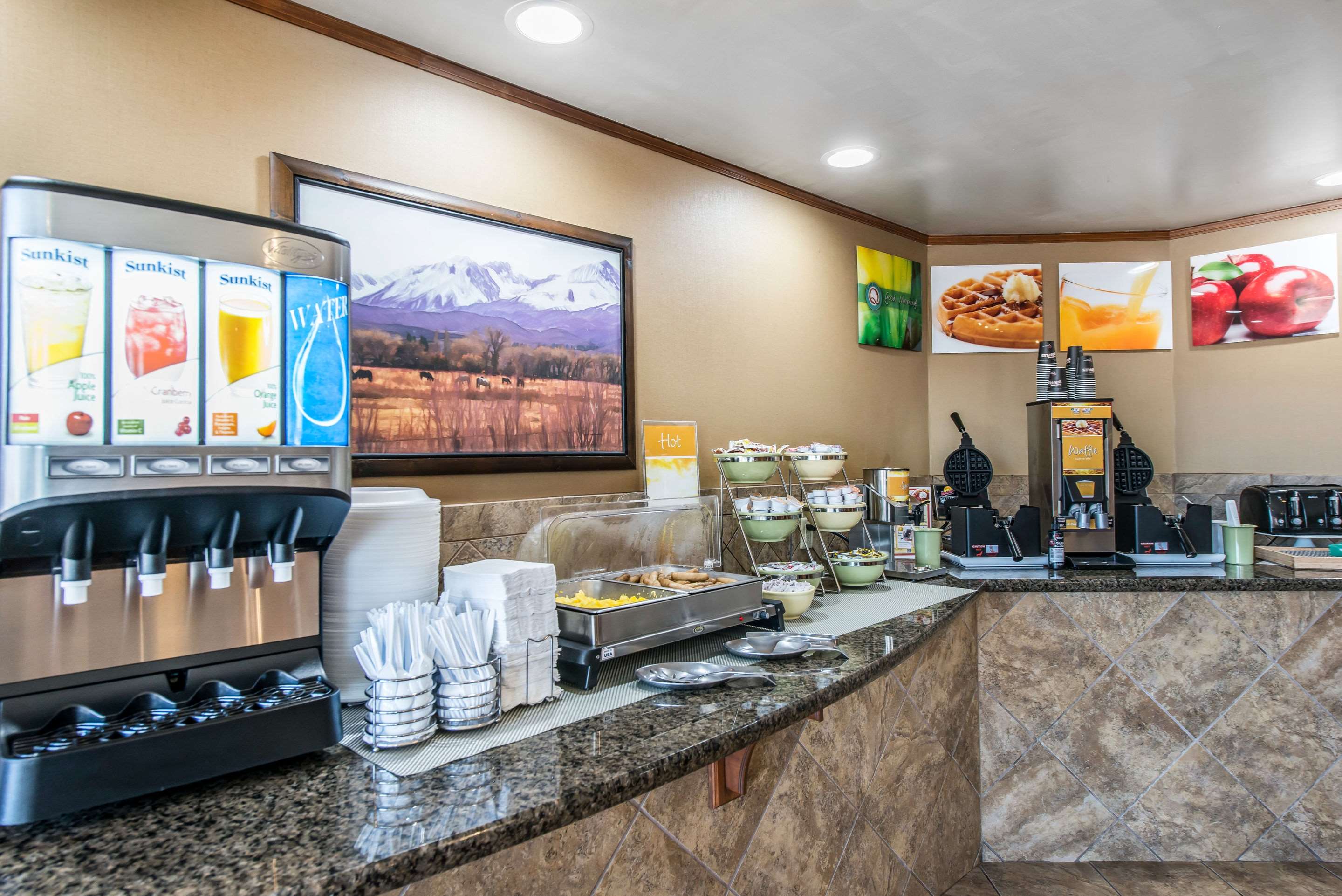 Complimentary breakfast | Quality Inn South Colorado Springs