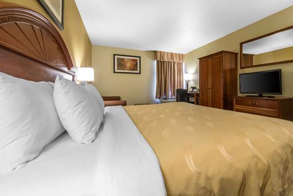  - Quality Inn South Colorado Springs South - I-25, Exit 138