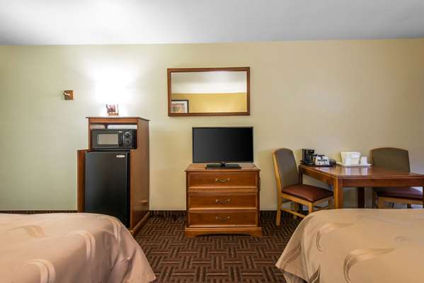  - Quality Inn South Colorado Springs South - I-25, Exit 138