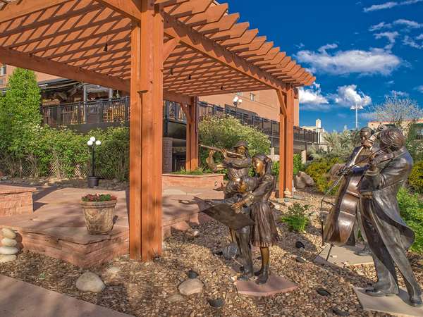 Exterior view - Golden Hotel