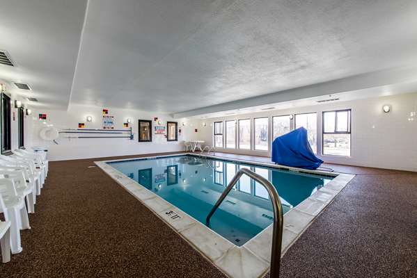 Pool - Quality Inn Northwest Westminster