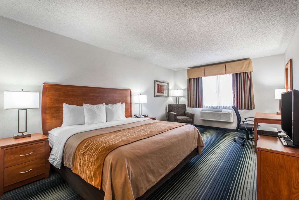 QUALITY INN DENVER WESTMINSTER-guestroom-Guest Room,On-Site.jpg