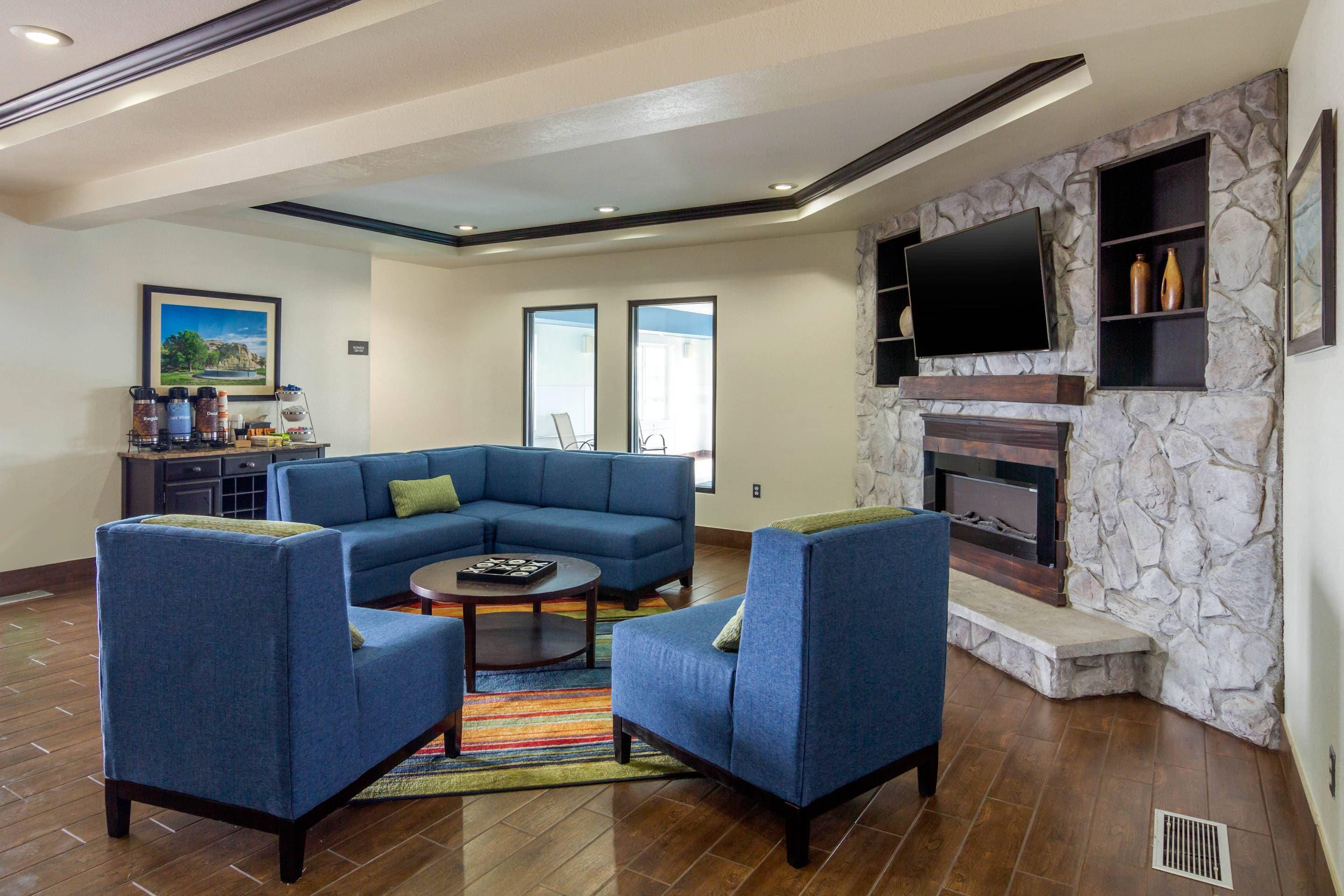 Hotel lobby | Comfort Inn Sterling