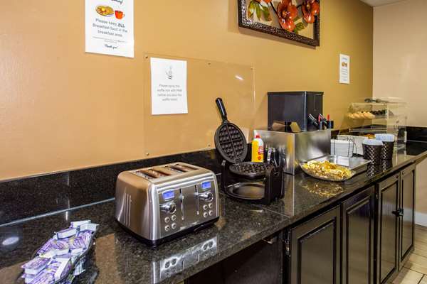 Amenities - Rodeway Inn Airport Colorado Springs