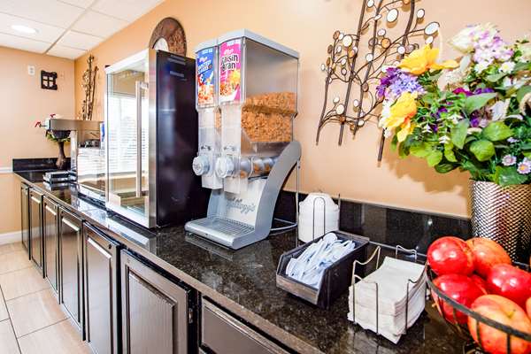 Amenities - Rodeway Inn Airport Colorado Springs