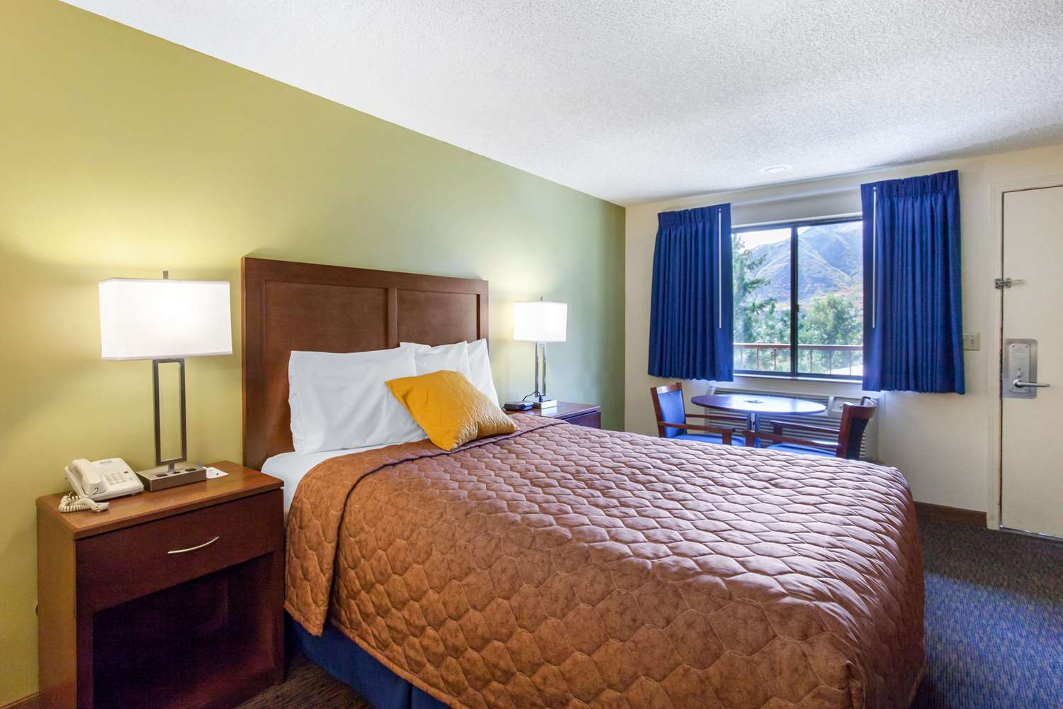 Rodeway Inn Glenwood Springs, CO See Discounts