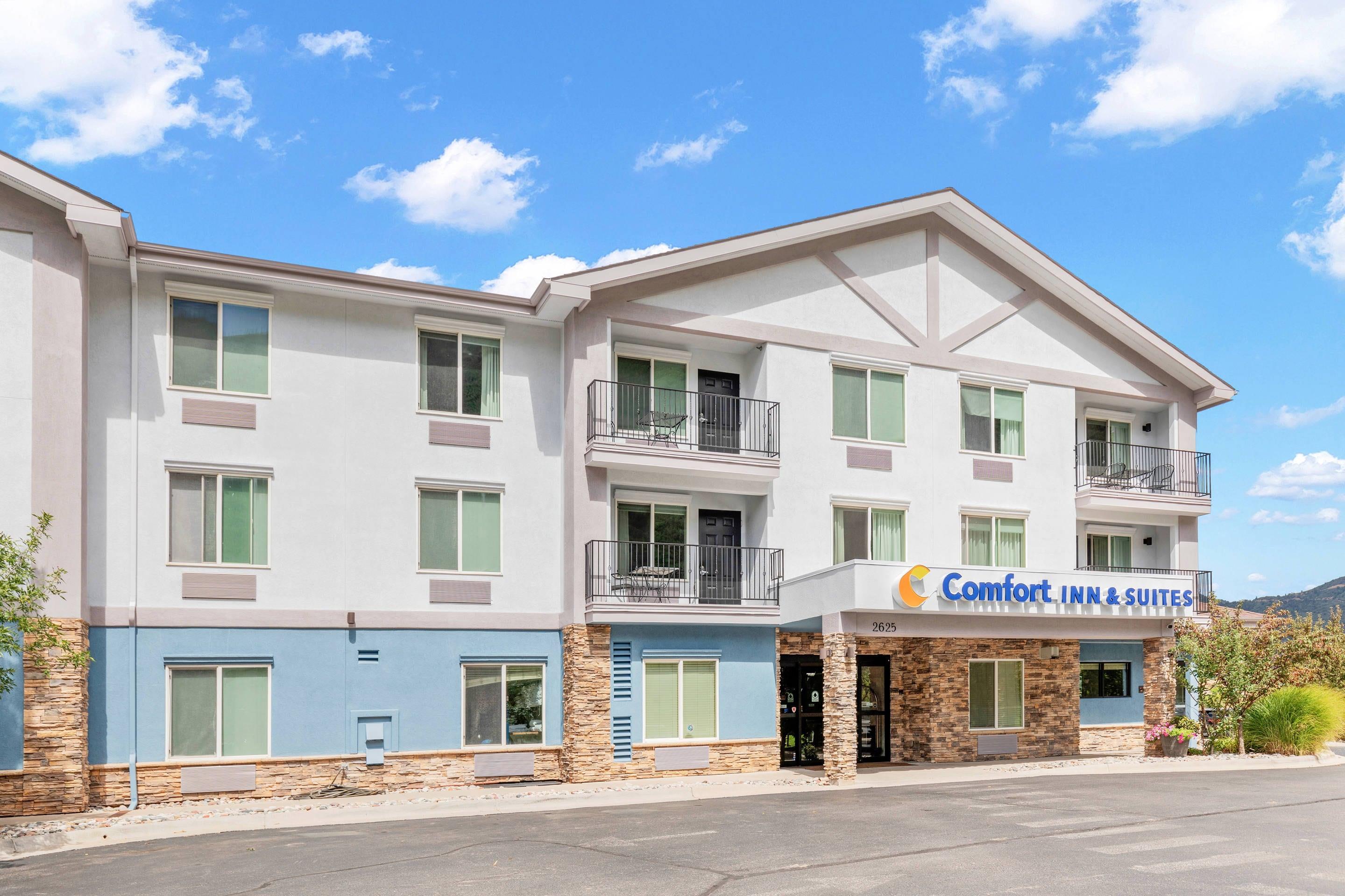 Hotel exterior | Comfort Inn & Suites Glenwood Springs On The River